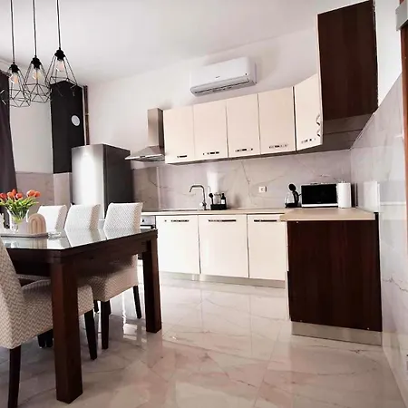 Kosante - Luxury - 150 M2 With Fitness Apartman *