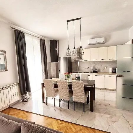 Kosante - Luxury - 150 M2 With Fitness Apartment